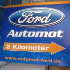 Werbeschilder mit Digitaldruck vor der Auslieferung