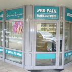 umlaufende Schaufensterbeschriftung mit Digitaldruck