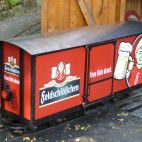 Digitaldruck Folie mit glänzendem Schutzlaminat auf Miniatureisenbahn kaschiert